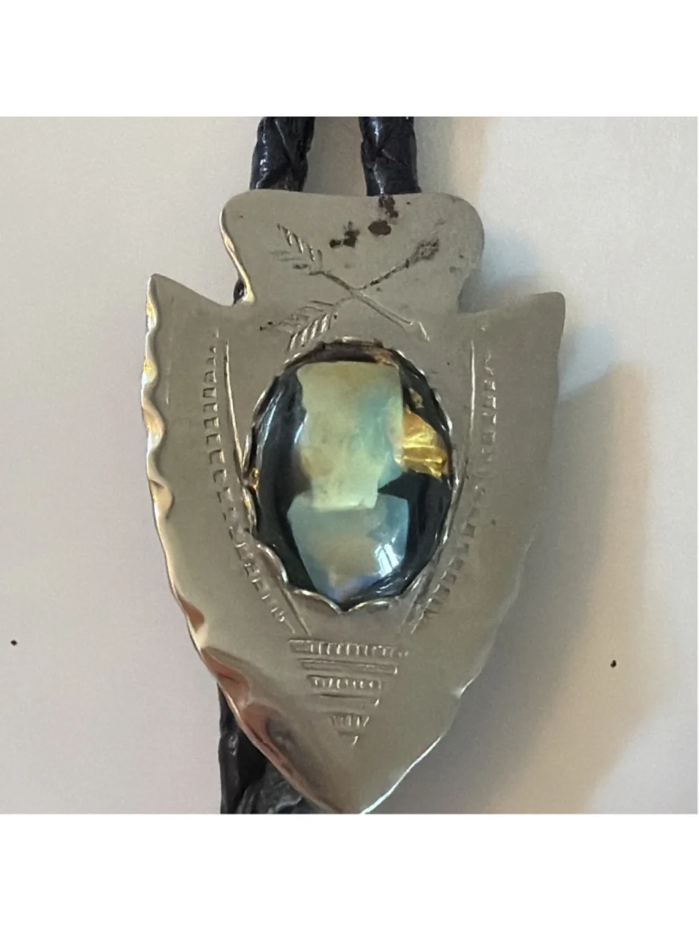 Vintage Western Silver Tone Bolo Tie Arrowhead with oval Abalone Inlay